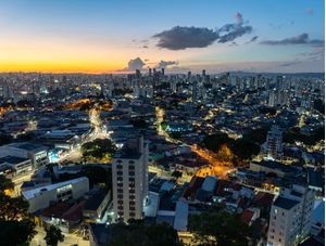 LINDO PÔR DO SOL EM SÃO PAULO COM CÉU ALARANJADO