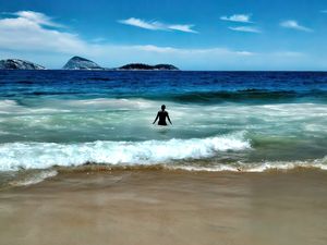 OBSERVANDO AS ONDAS (COR)