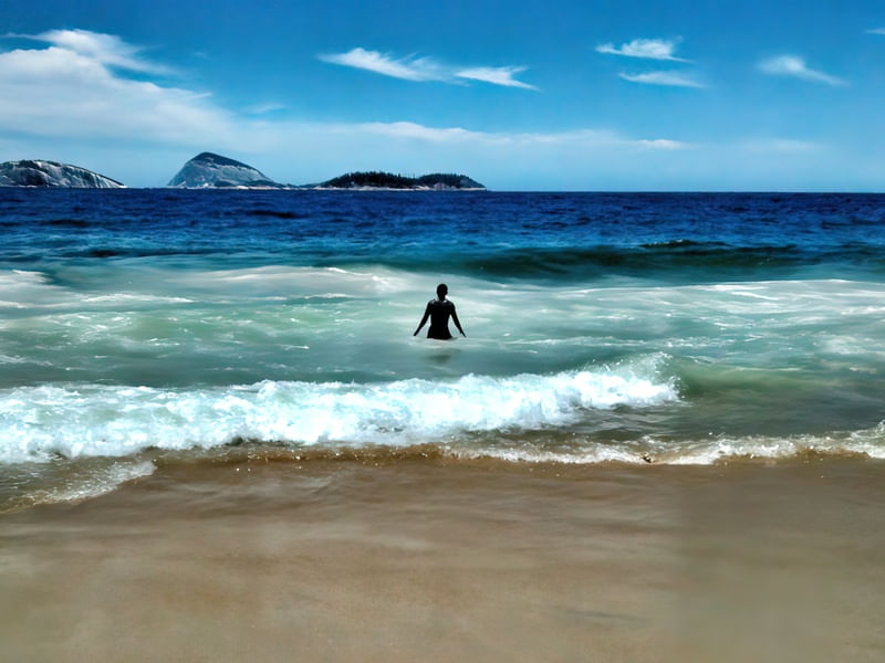 OBSERVANDO AS ONDAS (COR)
