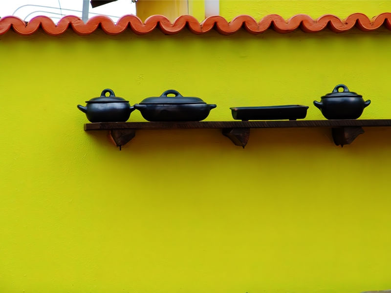 PANELAS E A PAREDE FLUORESCENTE