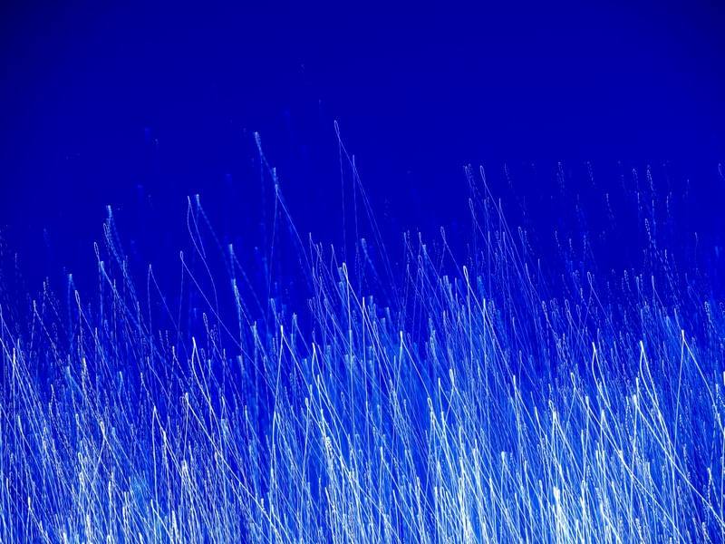 SOBRE LUZES BRANCAS E O AZUL
