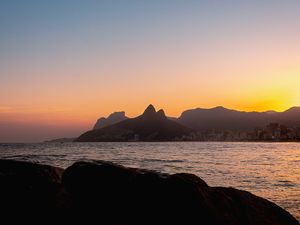 CLÁSSICO POR DO SOL CARIOCA