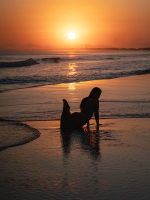 MODELO POR DO SOL PRAIA GRANDE-RJ 4
