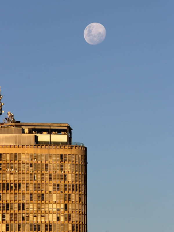 ÍCONES DE SÃO PAULO: EDIFÍCIO ITÁLIA E A LUA