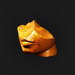 FRAGMENT OF A QUEEN'S FACE - GOLD