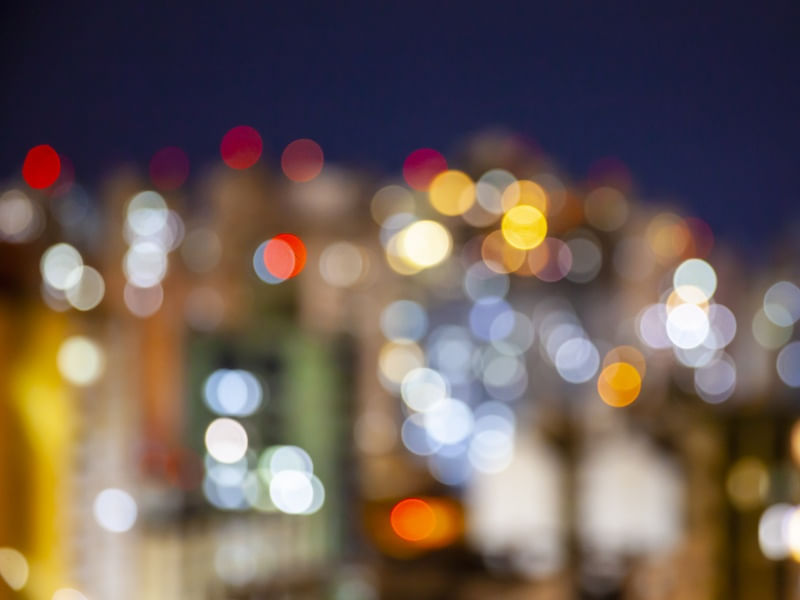 AS LUZES COLORIDAS DA CIDADE