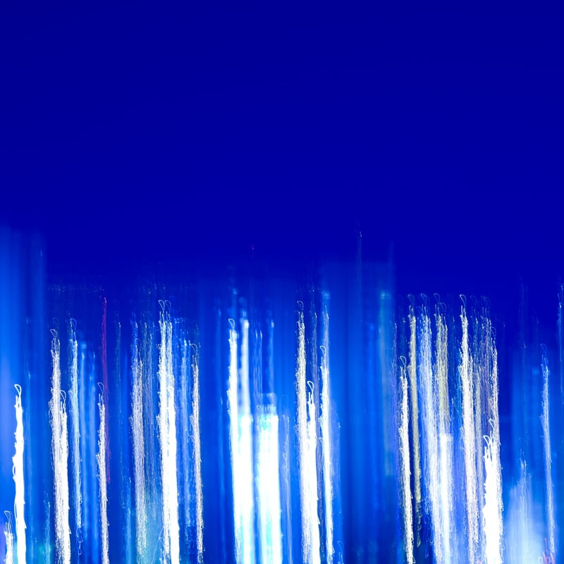 ART TO BLUE AND WHITE