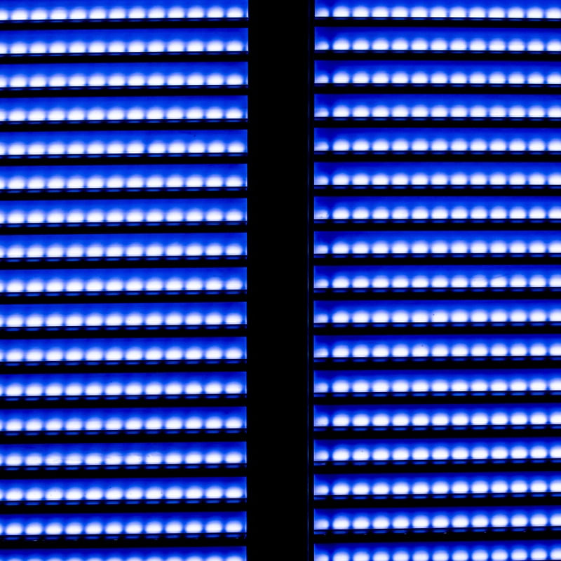 AS LINHAS ABSTRATAS E O AZUL