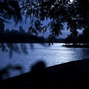 O LAGO AZUL II