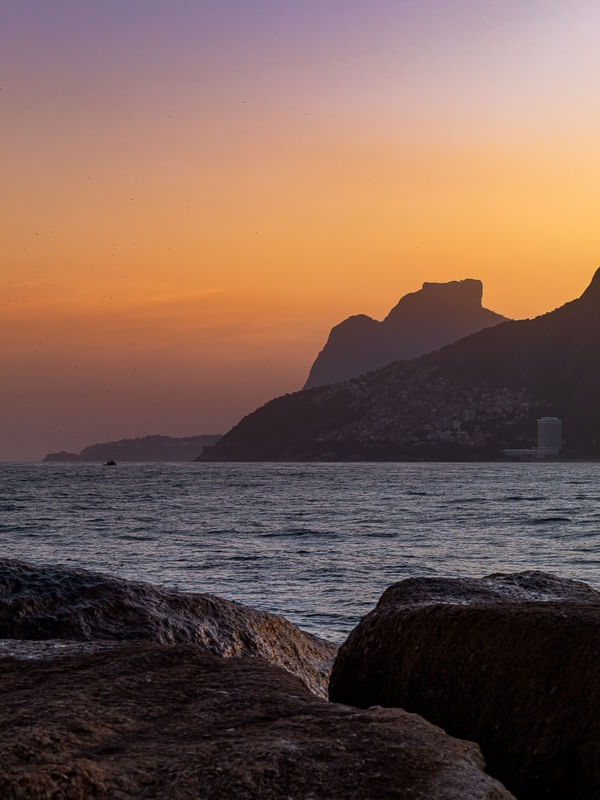 FIM DE TARDE NAS PEDRAS