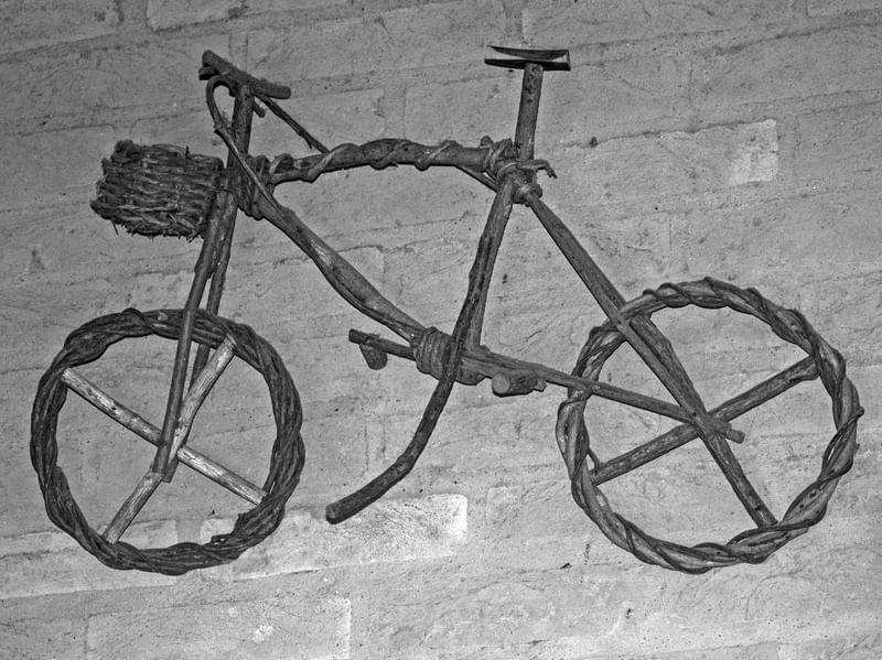 BICICLETA DE MADEIRA