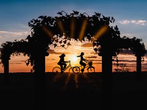 PASSEIO DE BIKE NO POR DO SOL
