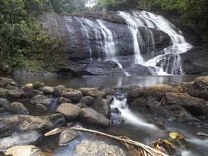 CACHOEIRA EM GUARAPARI, ESPÍRITO SANTO