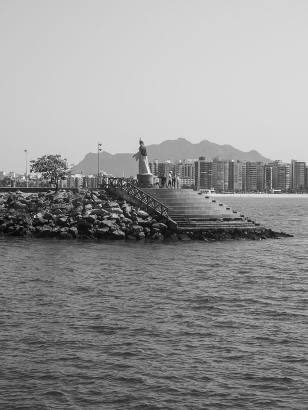 PÍER DE IEMANJÁ NA PRAIA DE CAMBURI - VITÓRIA
