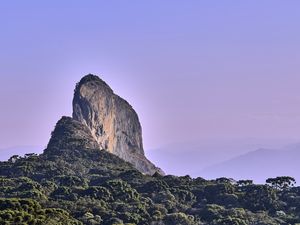 PEDRA DO BAÚ III