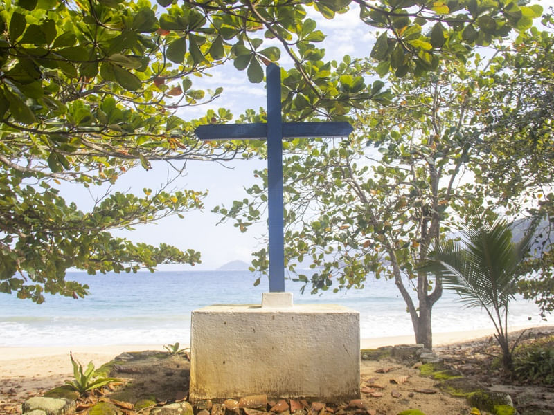 CRUZ NA PRAIA DA PARNAIOCA - ILHA GRANDE - RJ