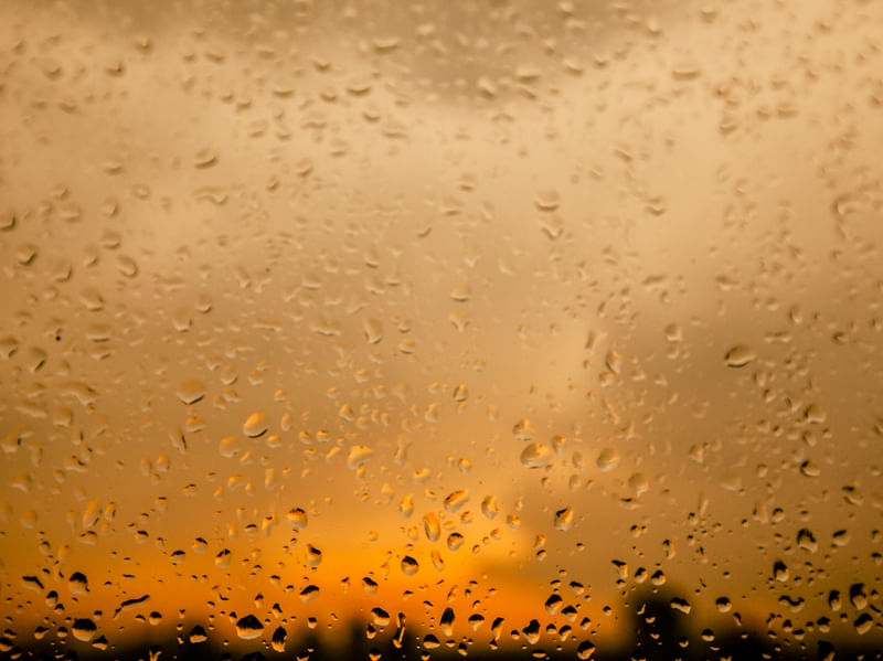 AS GOTAS DA CHUVA AO ENTARDECER