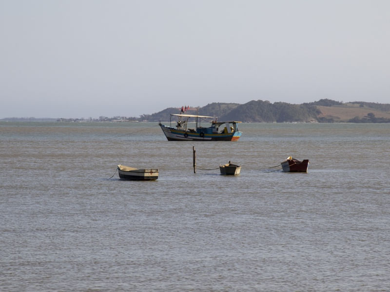 BARCOS NO MAR DE PIÚMA