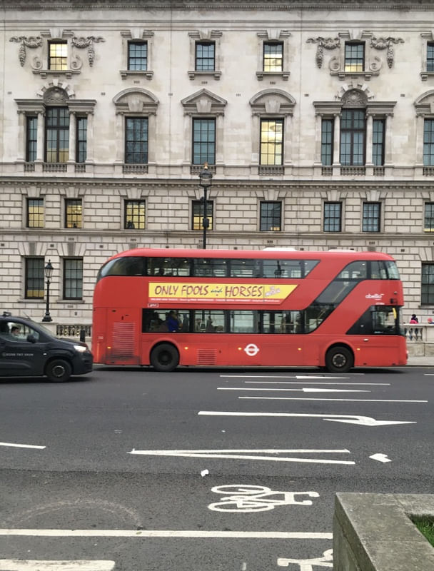 RED BUS