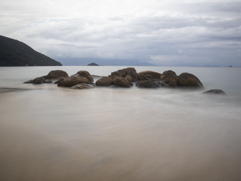 LONGA EXPOSIÇÃO NA PRAIA DA AREIA PRETA - ILHA GRANDE