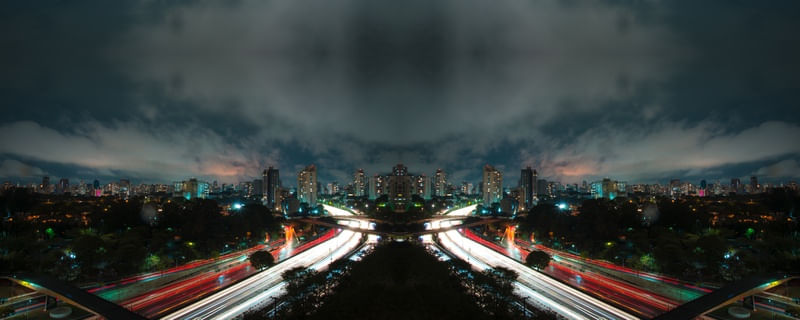 PANORAMA NOTURNO ESPELHADO