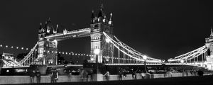 THE TOWER BRIDGE IN LONDON