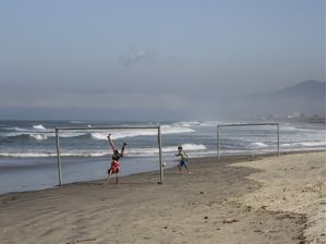 RJ - FUTEBOL NA PRAIA