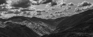 SIERRAS COM NUVENS