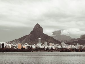 BELA LAGOA CINZA