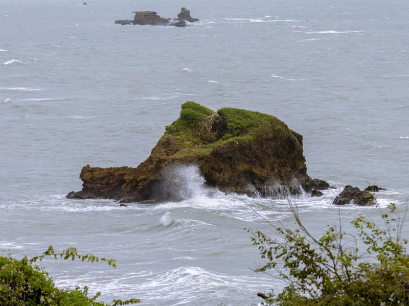 A GRANDE PEDRA DO MAR