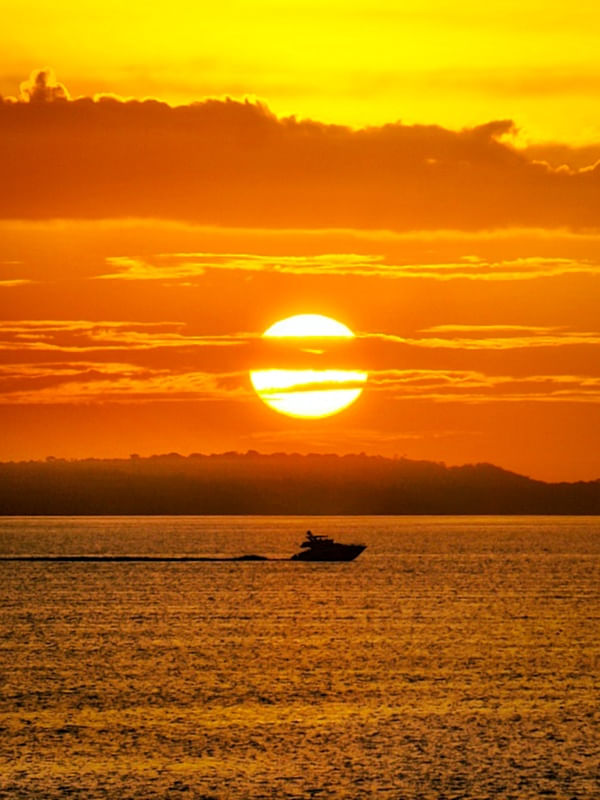PÔR DO SOL NO RIO PRETO, MANAUS