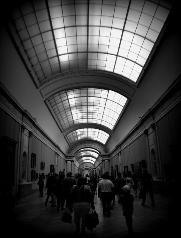 EM ALGUM MUSEU EM PARIS