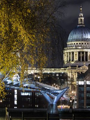 ST PAUL'S CATHEDRAL AND MILLENNIUM BRIDGE AT NIGHT