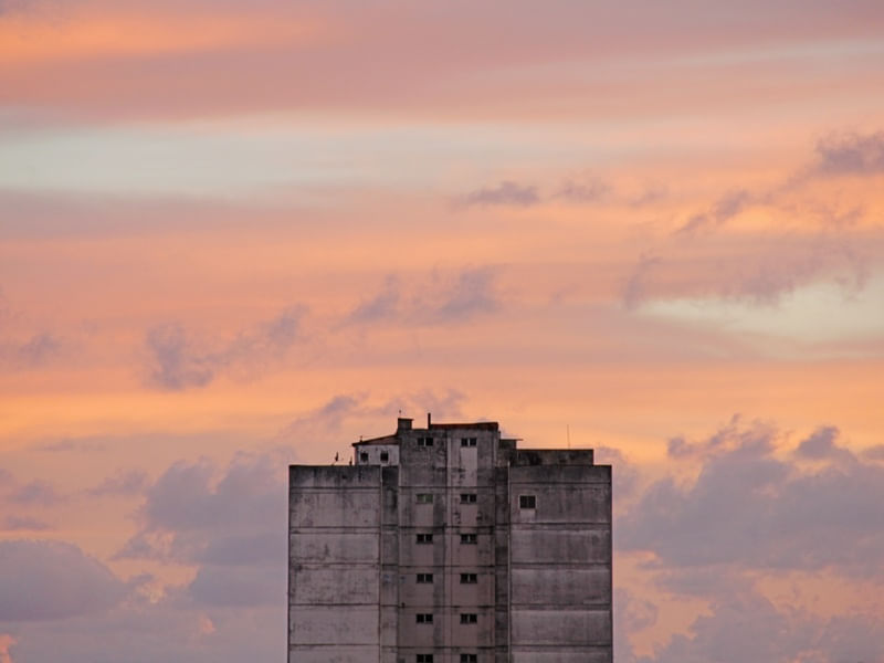 SUNSET & EDIFÍCIO