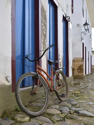 BIKE EM PARATY - II