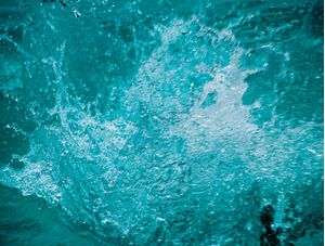 SPLASH SWIMMING