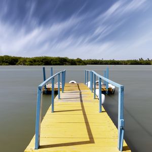 O PÍER AMARELO