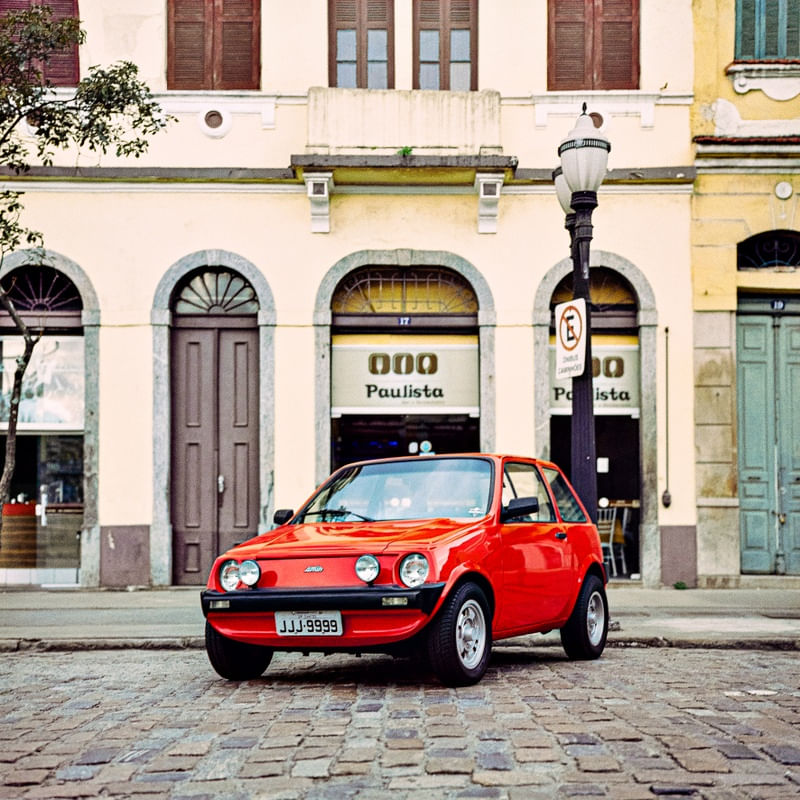 CARRO ANTIGO VERMELHO - ANALOGICO