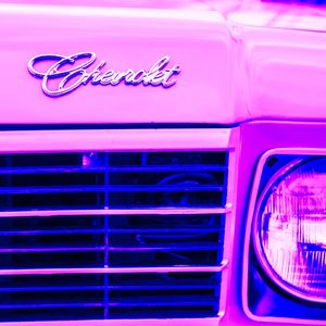 DETALHE CHEVROLET LILAS