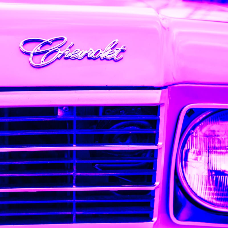 DETALHE CHEVROLET LILAS