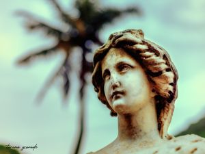 ESTATUA 1 TGRANADO