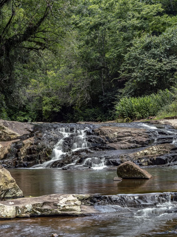 CASCATA SOLITÁRIA 8