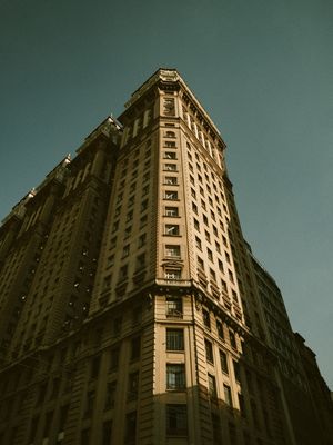 EDIFÍCIO MARTINELLI POR CÉSAR OVALLE