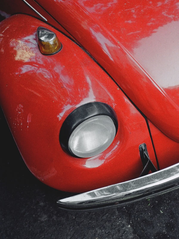 FUSCA VERMELHO POR CÉSAR OVALLE