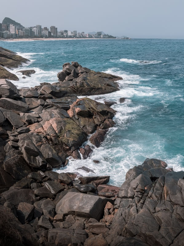 O PEQUENO MIRANTE