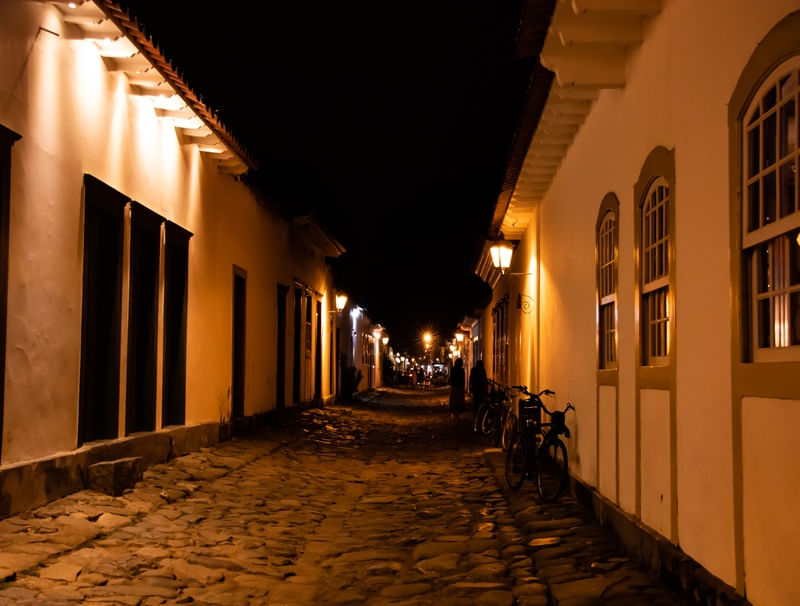 NOTURNAS DE PARATY