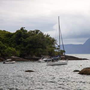 BARCOS EM ILHABELA 1