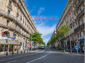 PELAS RUAS (MARSELHA, FRANÇA)