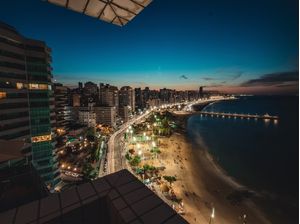 FIM DE TARDE AZUL NA BEIRA MAR