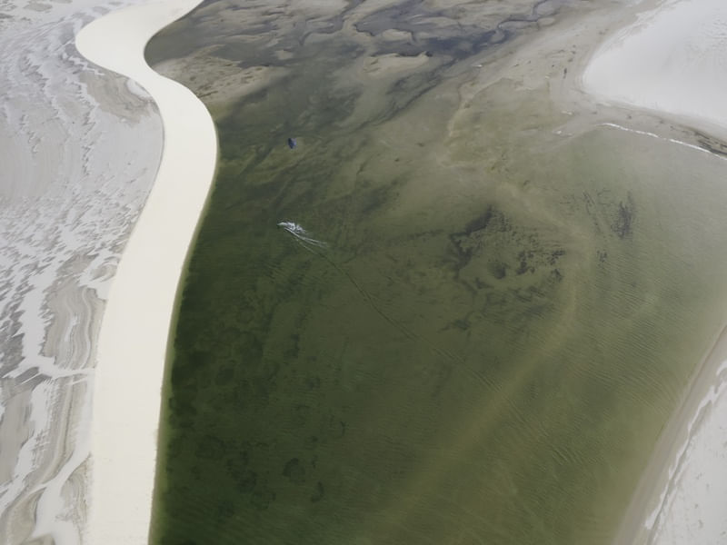 LAGOA NOS LENÇÓIS MARANHENSES
